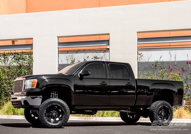 photo 1 GMC Sierra 2500HD custom wheels Hostile Havoc-8 20x, ET , tire size X R20. x ET 