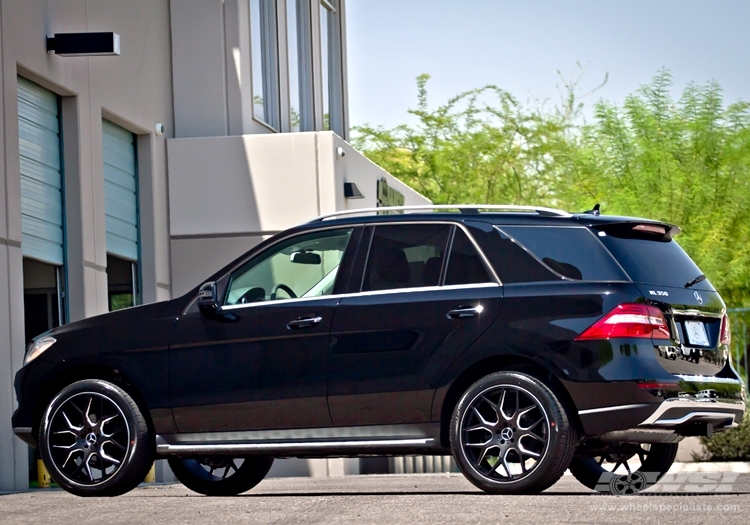 photo 1 Mercedes-Benz M-Class custom wheels Gianelle Puerto 22x, ET , tire size X R22. x ET 