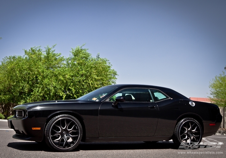 photo 1 Dodge Challenger custom wheels Gianelle Puerto 22x, ET , tire size X R22. x ET 