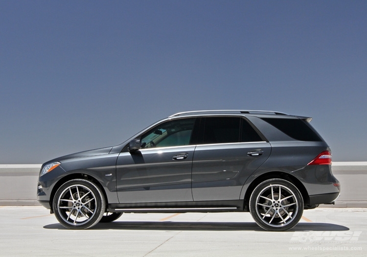 photo 2 Mercedes-Benz M-Class custom wheels Giovanna Monza 22x, ET , tire size X R22. x ET 